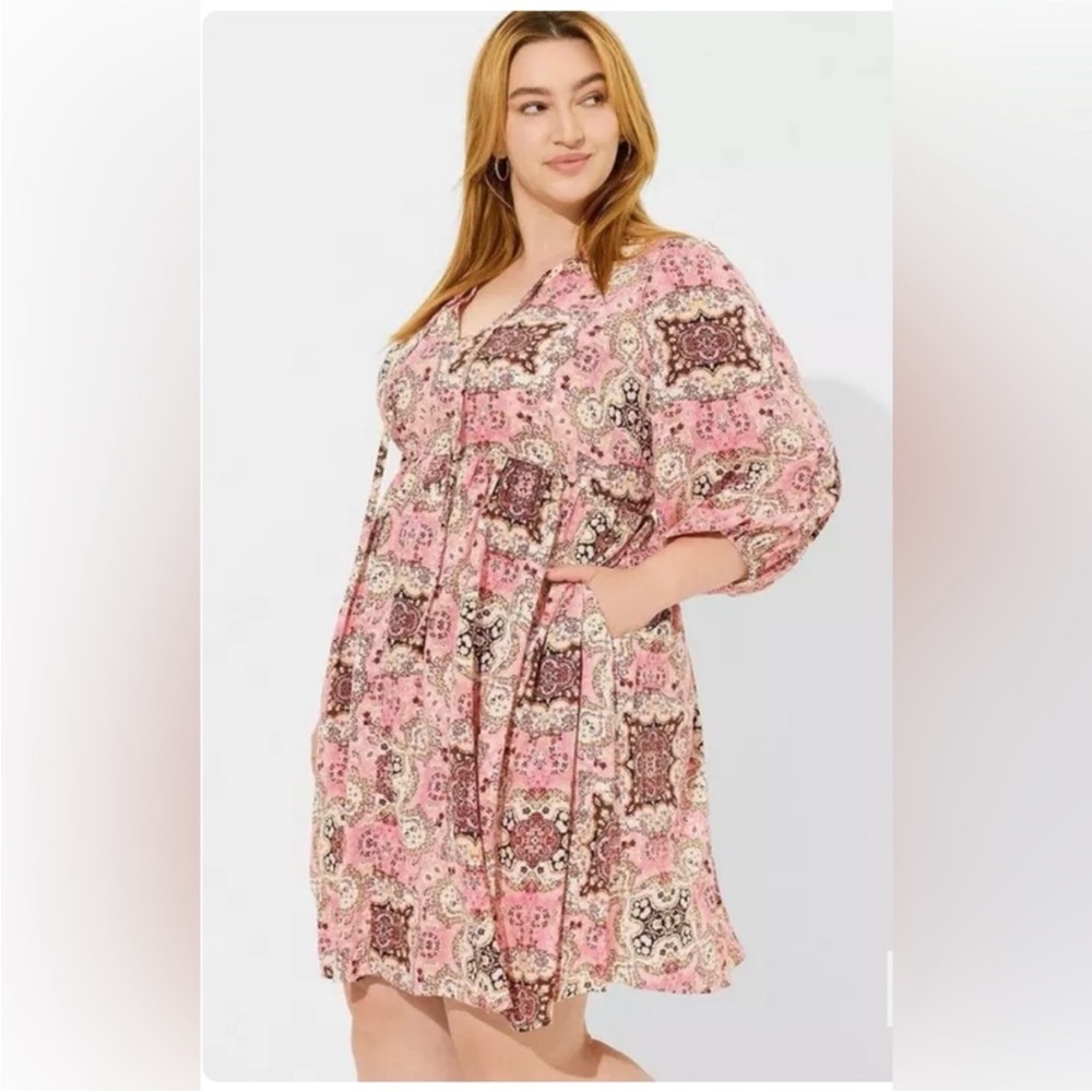 Torrid Washable Gauze Mini Dress in Pink Medallion. Plus Size 2X. 18/20.